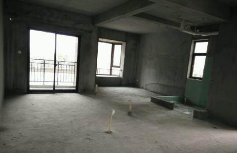 毛坯房弊端多：借钱也要简单装修下，然后再搬进去居住