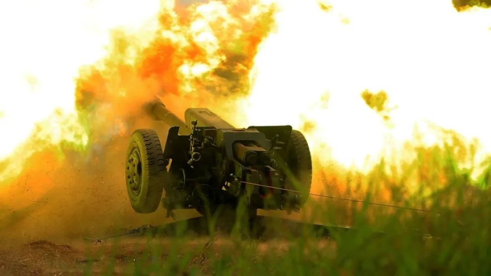 预备，放！炮兵实弹射击现场画面来了