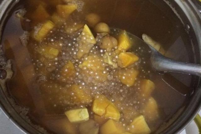8月，吃西瓜哈密瓜都不如吃它！花5块钱能煮一锅，清凉冰爽又解暑
