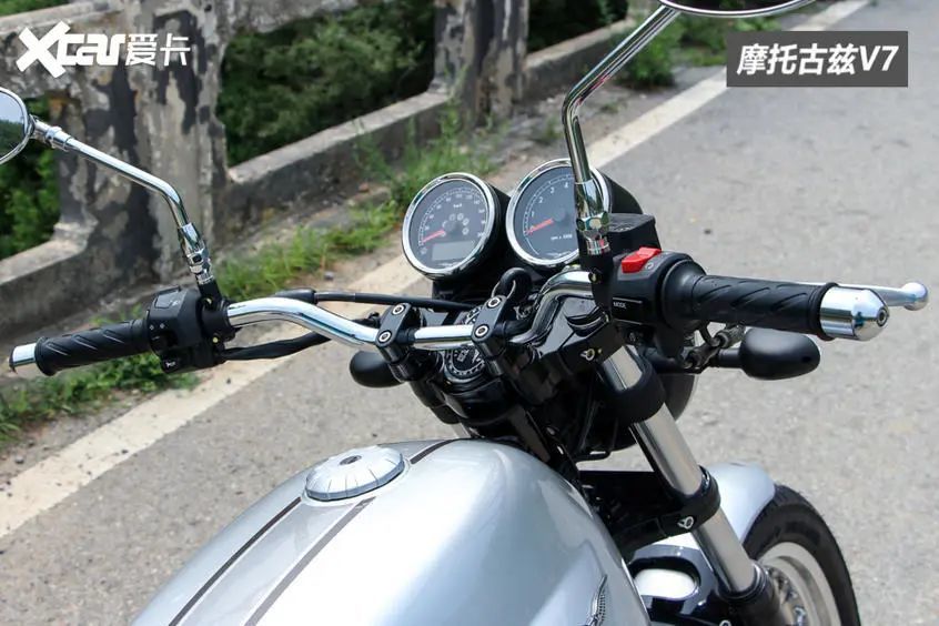 凯旋t100,川崎w800,摩托古兹v7,你喜欢哪台复古机车?