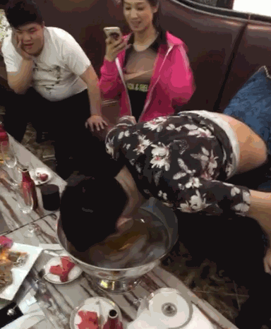 王思聪说对了?疑潘玮柏妻子夜店视频流出,和多男子玩游戏方媛也在