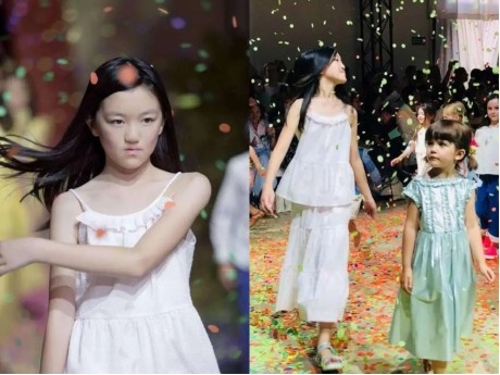 天后王菲女儿李嫣现身摆摊做义卖一头金发引路人争相合照