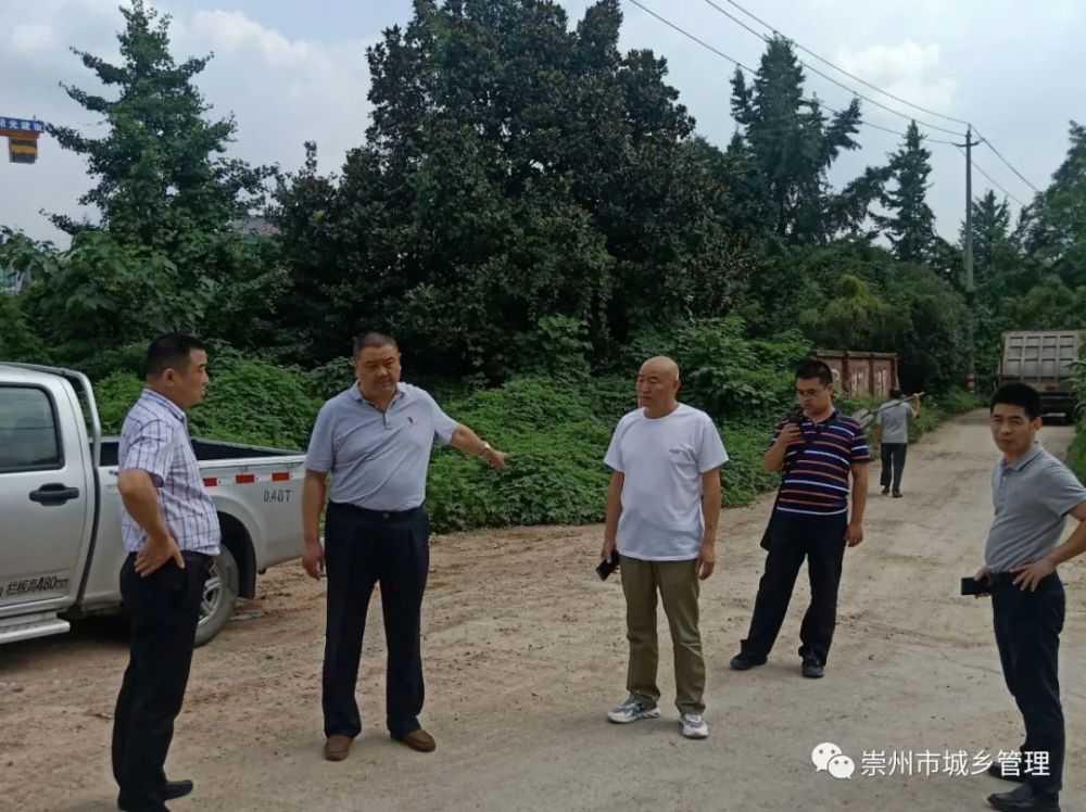 成都市城管委副主任李东明督查崇州市农垃收运工作