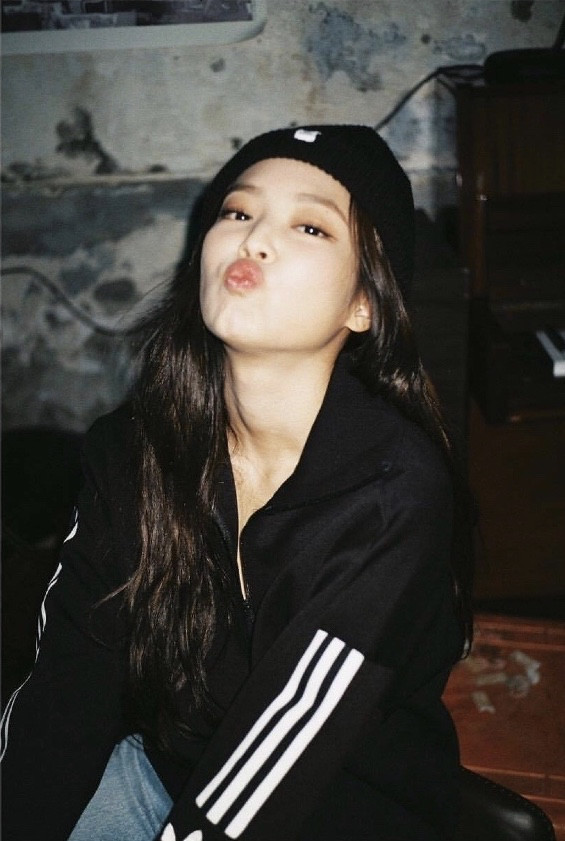 blackpink妮妮图片,jennie露ck内衣 blackpink jennie 又是沉迷妮妮美色的一天!