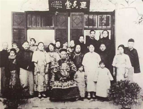 60岁的康有为,娶18岁的妙龄少女为妻,临死前提一要求