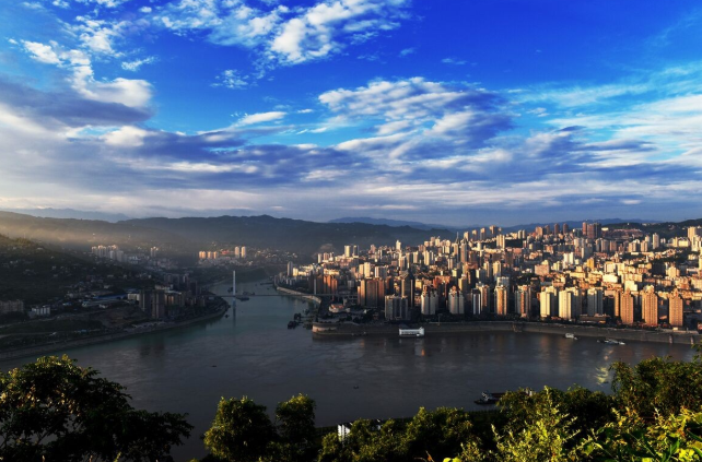 老四川gdp_老四川酒图片(3)