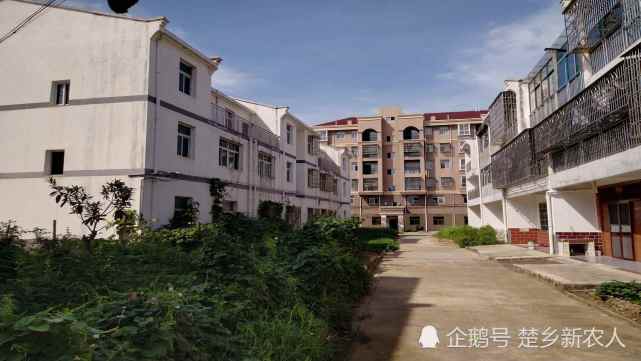 喜看红安八里镇万人社区新农村全新面貌,山村陡变时尚