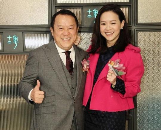 曾志伟现任太太朱锡珍因病去世,掌握财政大权,与儿子加拿大居住