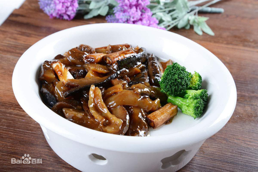 舌尖上的中国葱烧海参是山东省经典传统名菜中华特色美食属于鲁菜系