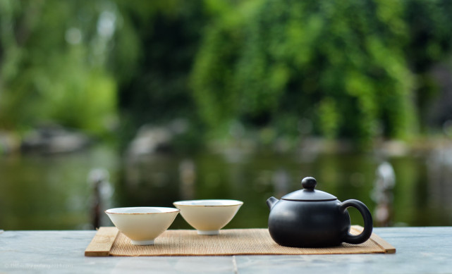 选择茶桌也应该和品茶的心情一样,不骄不躁,宁静致远