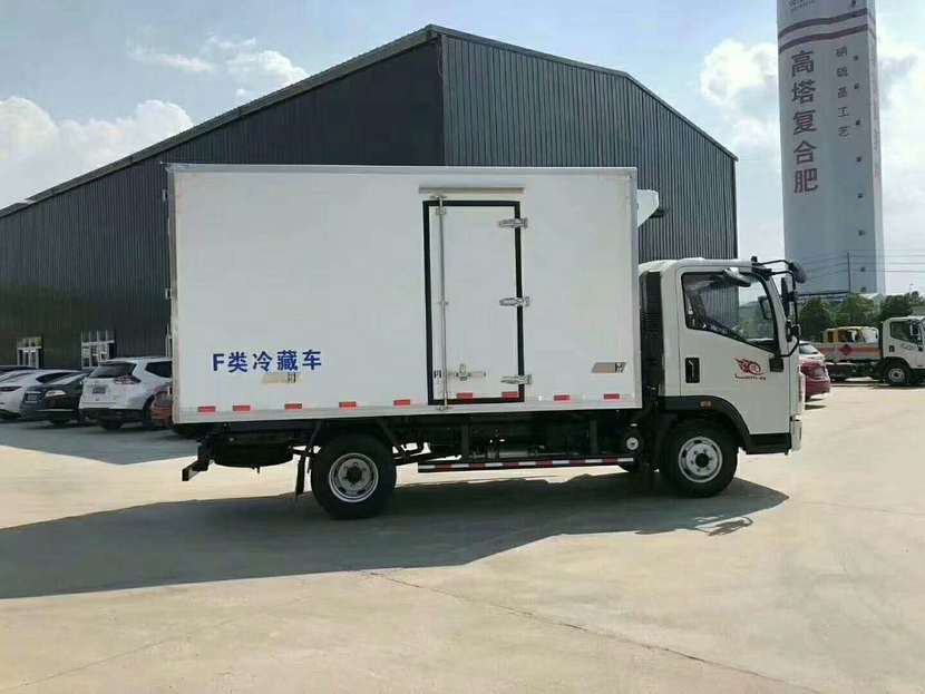 国六重汽豪沃4.2米冷藏车配置介绍,蓝牌冷藏车价格图片