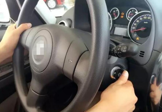 立秋快给爱车“贴秋膘”！不然异响、异味、漏水随时烦你，再想启动都困难