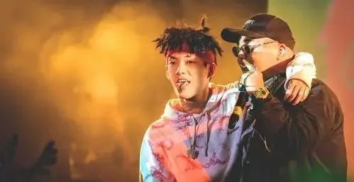 贝贝李京泽从误解到认可依然是中文说唱的神话