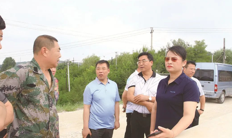 海城市副市长王丽敏深入东部山区检查防汛工作