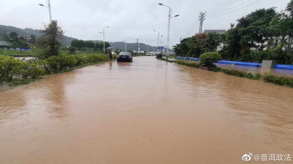 普洱市思茅区,宁洱县,江城县等地 出现短时强对流天气 暴雨引发山洪