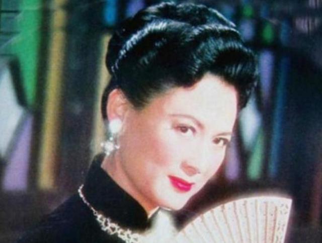 意外登上荧屏因《女篮5号》走红,西游记中演王后,83岁向梅还好吗?