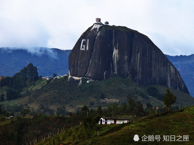 让人敬畏又喜爱重达1000吨的恶魔岩山和它带来的美丽风光