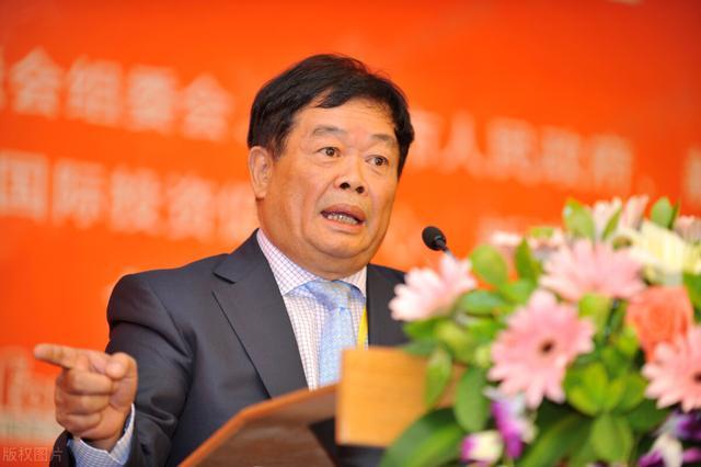 新规出台，房价还撑得住吗？二手房降价30％也难卖！曹德旺警告！