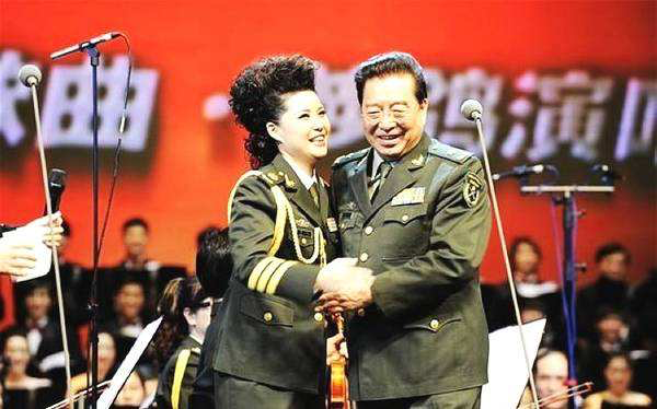 梦鸽前男友身份曝光,是一位歌手,也是李双江徒弟