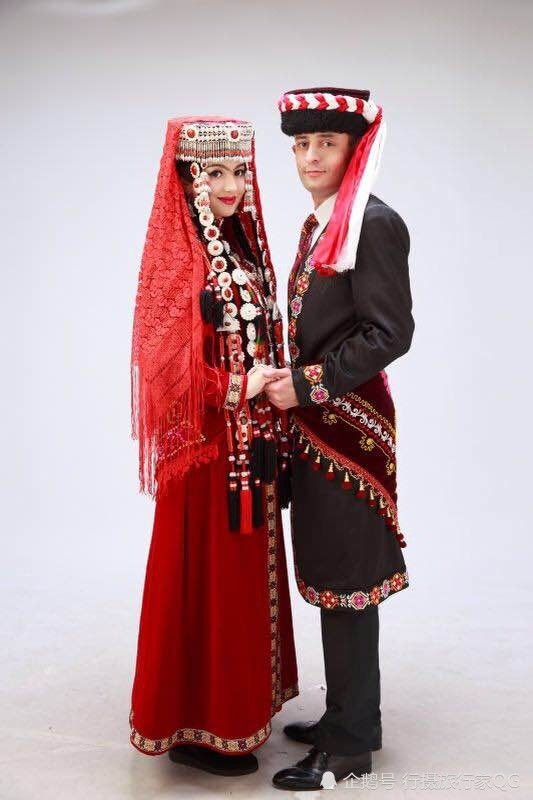 塔吉克族服饰刺绣艺术,以独特的艺术形式,展现了塔吉克族妇女精湛的