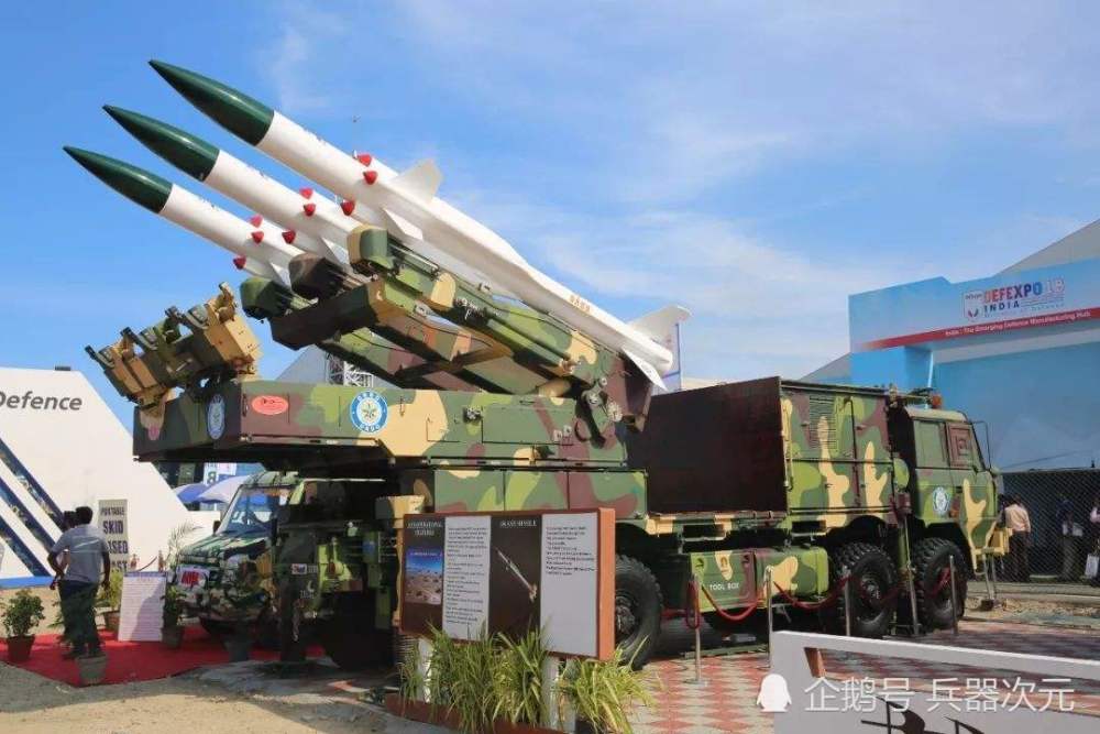 cm400akg是一种防区外空射超音速导弹,采用卫星制导与雷达主动导引