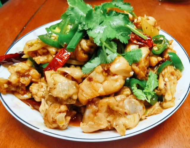 立秋有点凉,来盘仔姜尖椒牛蛙生暖护体
