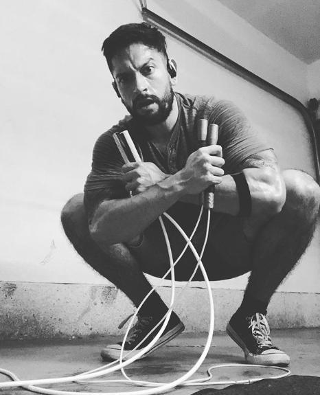 一根绳子、一个垫子，大叔狂甩90斤脂肪成型男！感谢跳绳