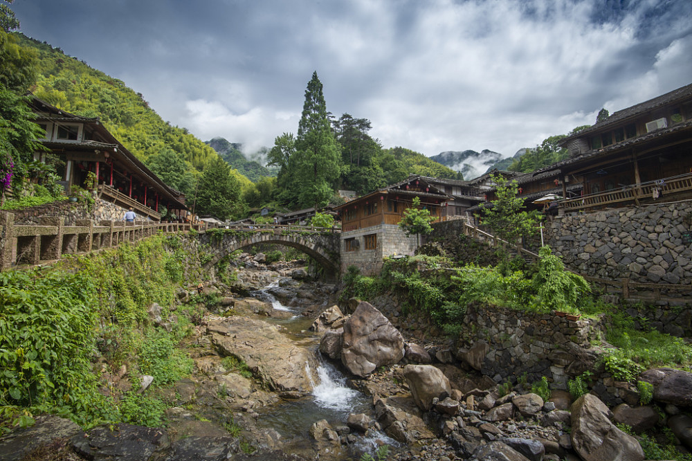 浙江温州:一个藏在大山深处的世外桃源,有巨大开阔的庭院,采光透风极