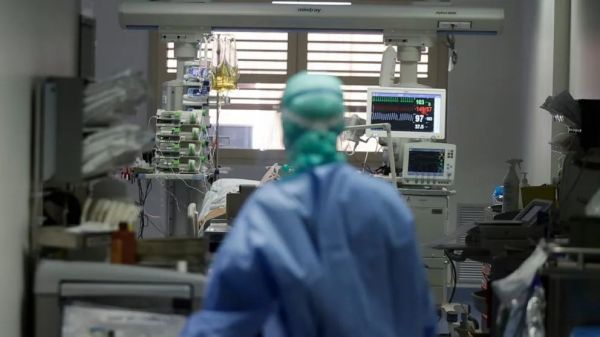 澳洲华裔医生4月份感染了新冠病毒，从此就留下了永久的伤害