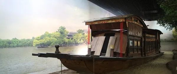 红船等比例模型.图片来源:南湖革命纪念馆官网