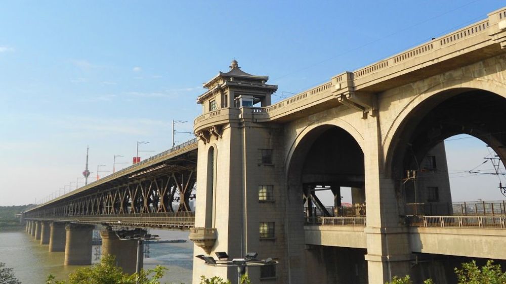 武汉市2019年gdp16223.21_2000年武汉市地图