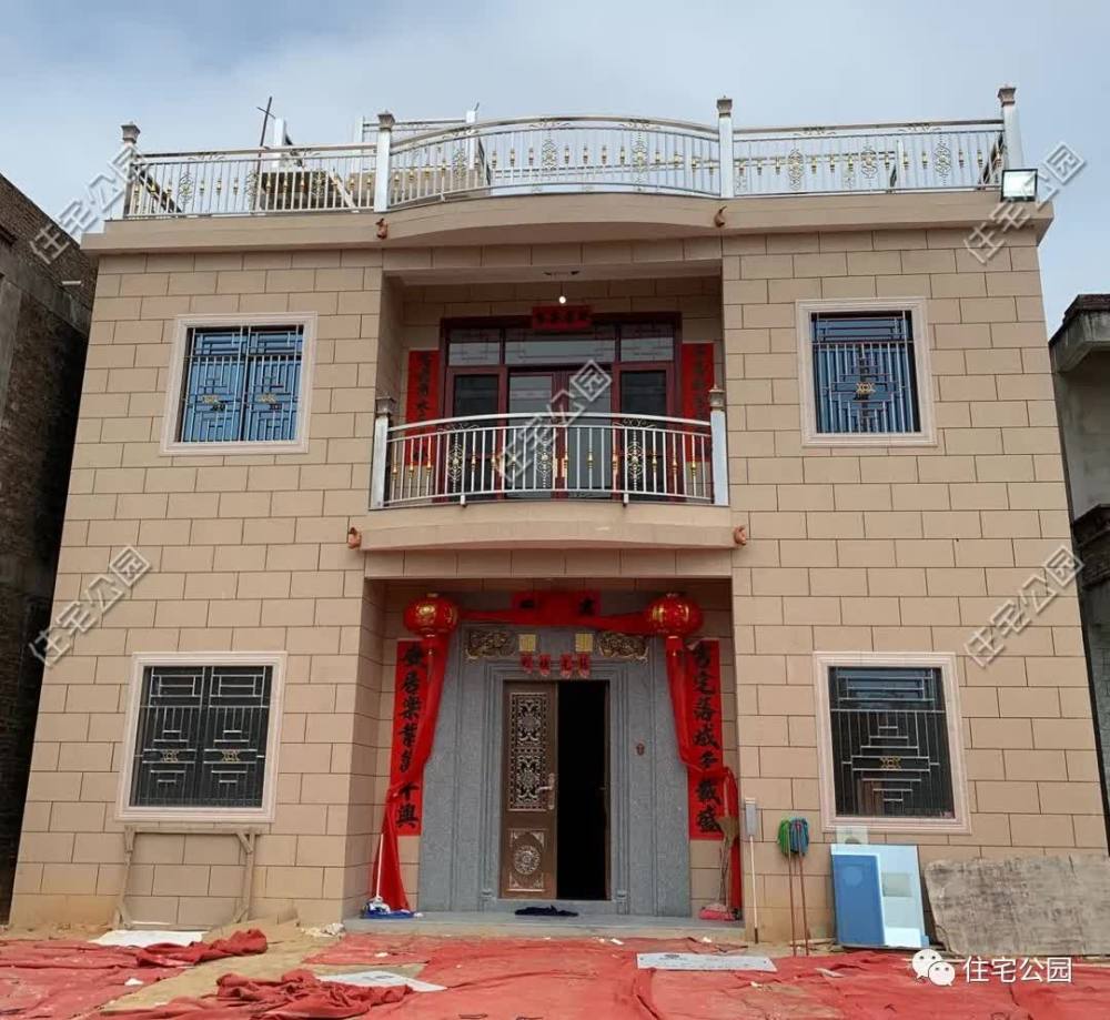 广东这位95后小伙,花75万为爷爷奶奶建房养老,孝心太难得