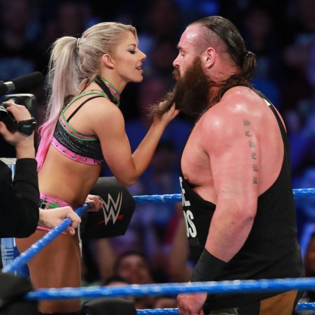 WWE版大型伦理言情剧?小魔女布利斯才是黑羊与邪神对决中的主角!