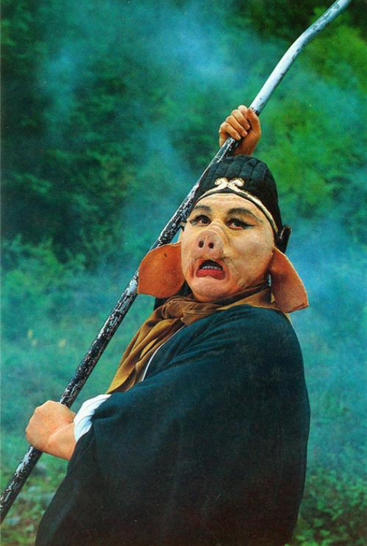 "猪八戒"扮演者马德华已74岁,与"嫦娥"恩爱多年,儿子身价过亿