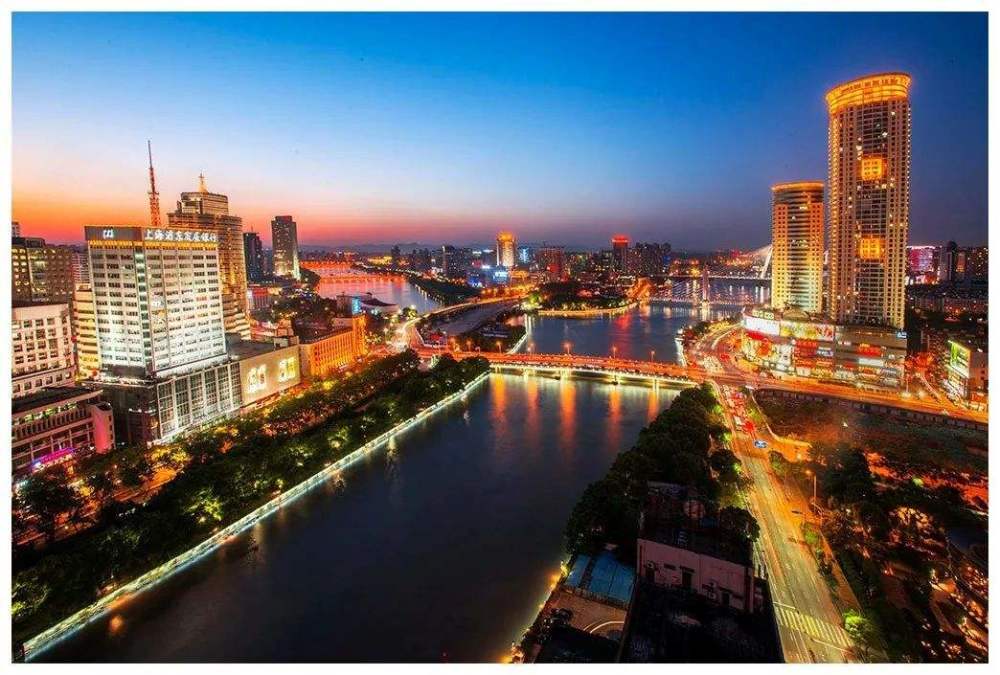 重庆gdp不敌广州_广州gdp(3)