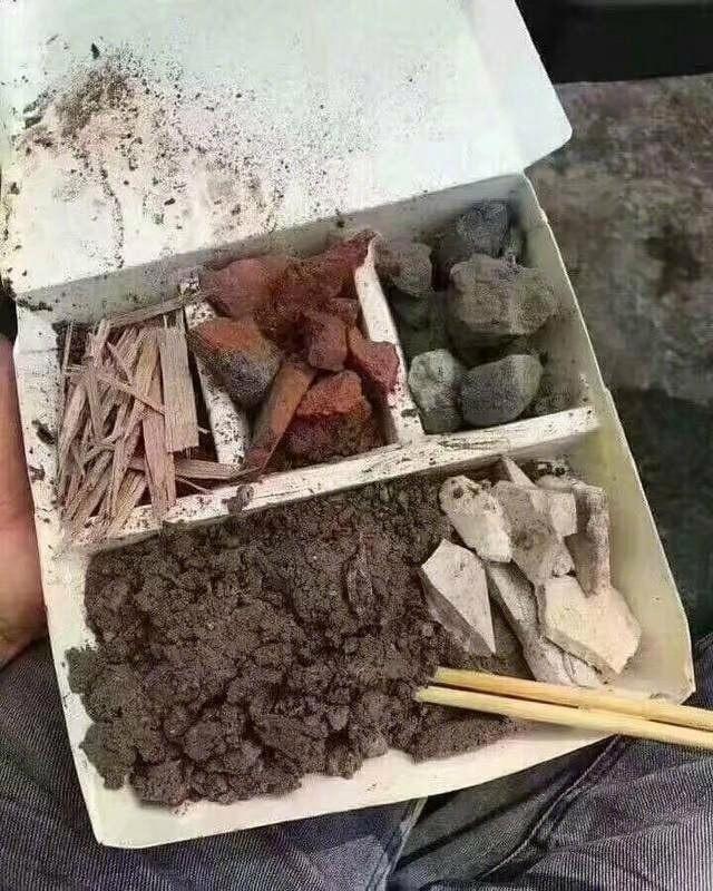 搞笑:吃最硬核的午餐,看最真实的电视,吸最豪华的香烟