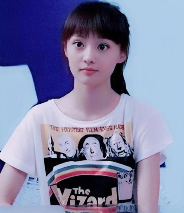 郑爽出道前,李沁出道前,宋茜出道前,看到金晨出道前:真有灵气!