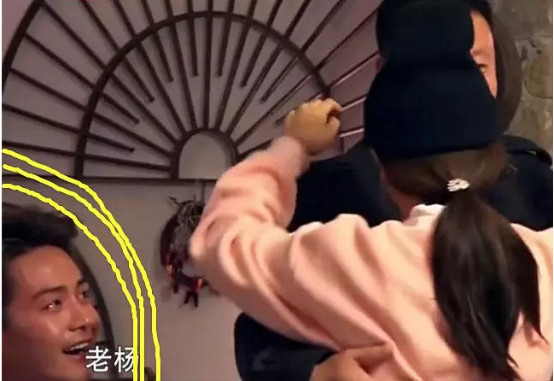 总有一个打动你，看完明星的悲惨童年你哭了没？