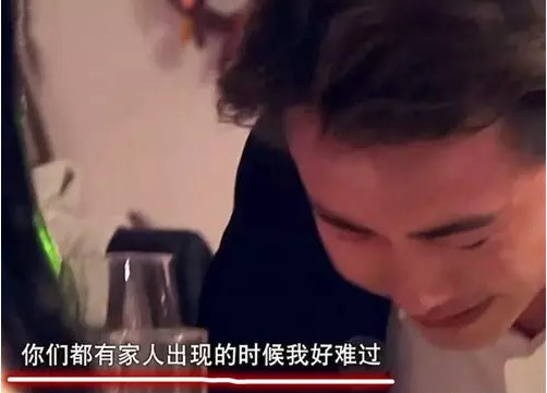 总有一个打动你，看完明星的悲惨童年你哭了没？