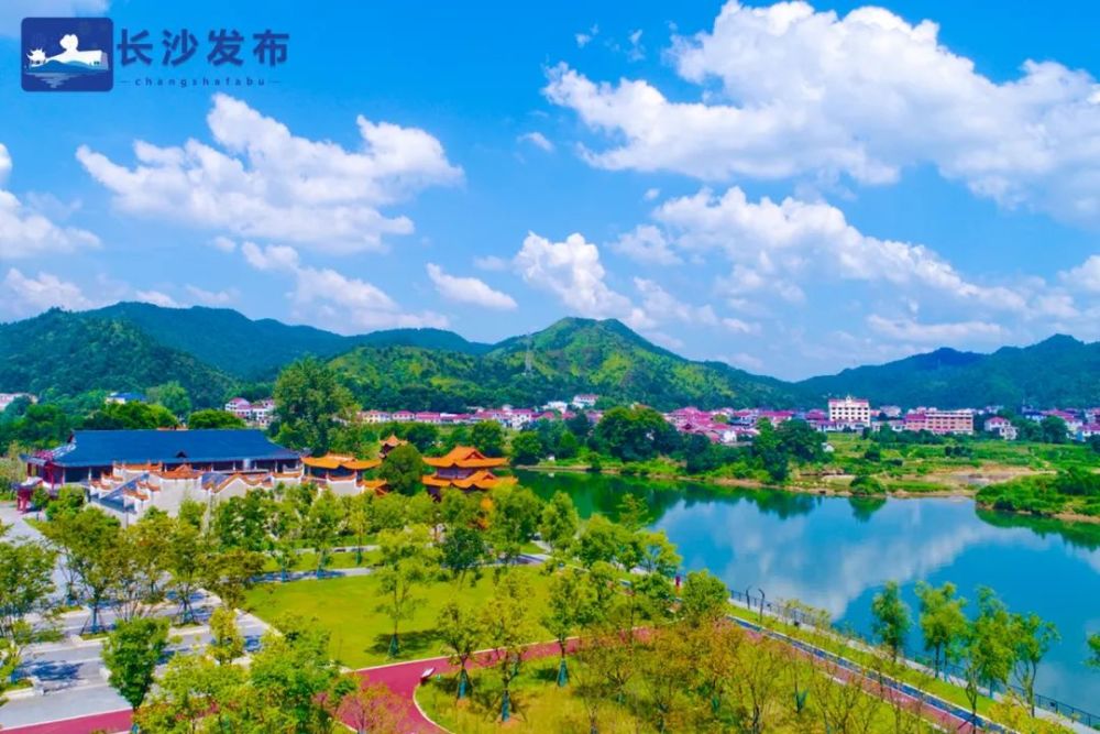 关口街道浏阳河风光带 (邓霞林 摄)