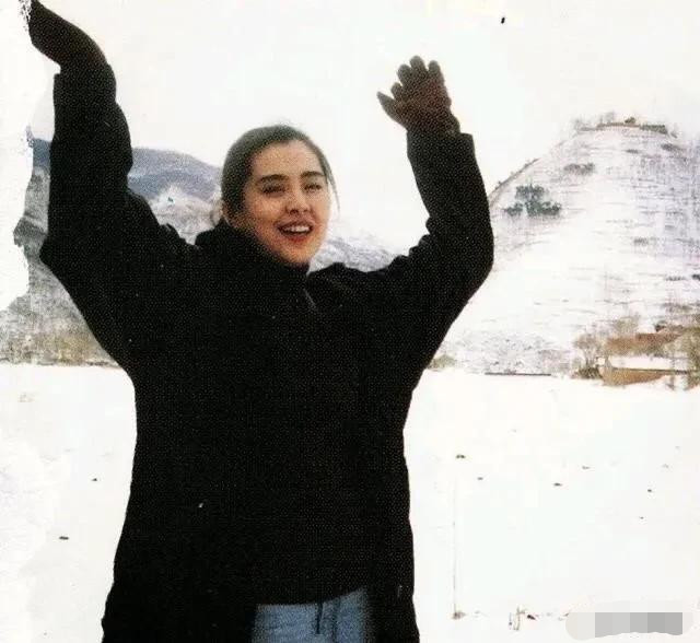 王祖贤1992年在山西五台山的老照片,没有滤镜都好漂亮!