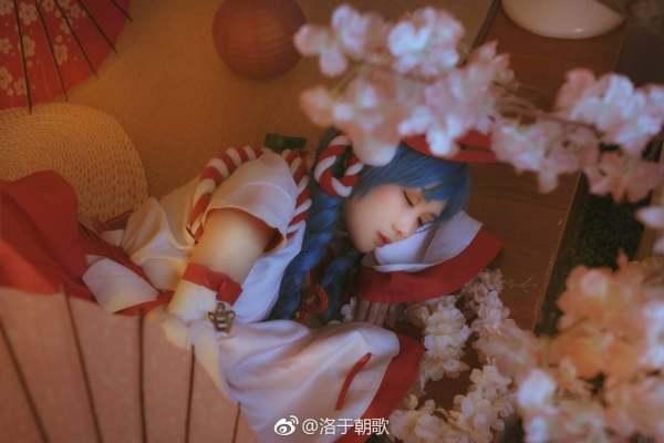 王者荣耀cos:来自神秘部落的大乔女巫形象,让你感受小姐姐的美
