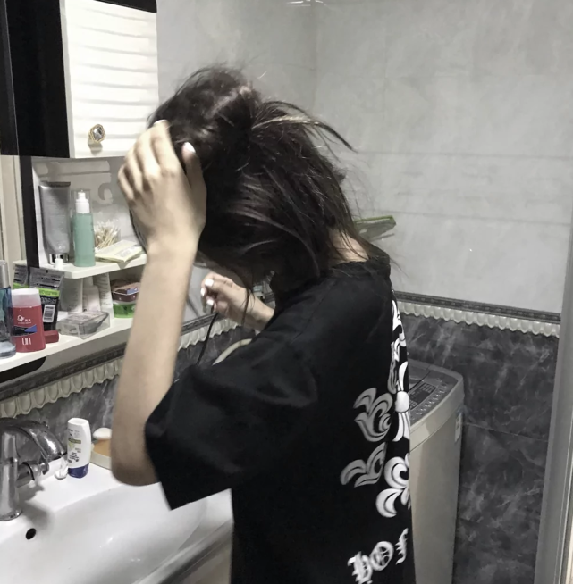 女生高冷网名集:只要你回来,我剩下的半条命都给你玩