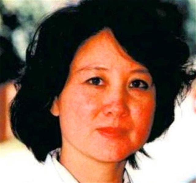 28年前马兰插足余秋雨婚姻,重建家庭后,如今终于懂了原配的痛苦