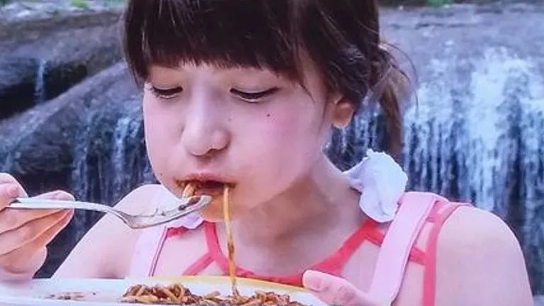 吃10000大卡，还身材纤细大胃王真天赋异禀吗？