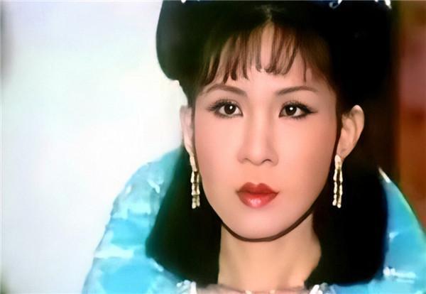 长得丑演美女被叫"大妈",看过年轻时的照片,才知误会她多年