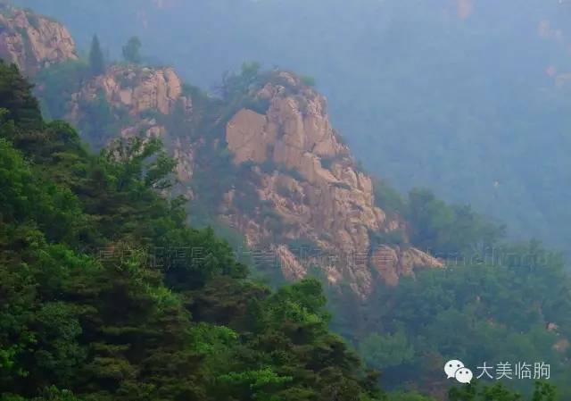 临朐嵩山是一个免费的旅游景点,景色很美!