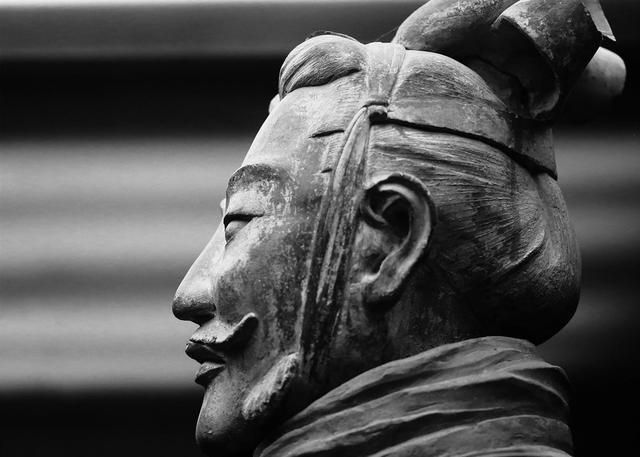 "国宝"将军俑头被盗案:公安假扮成买主一举破获,追回国宝