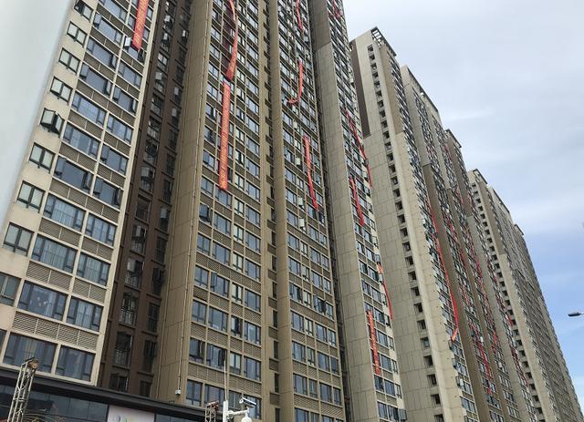被投诉太臭，开盘遭维权的深圳网红盘，556套还是卖光了