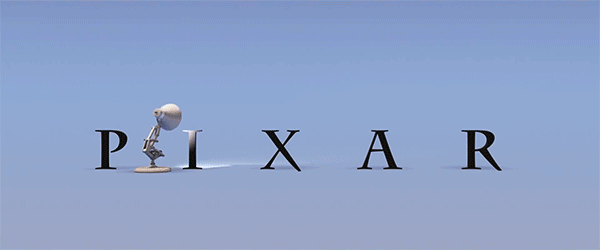 的小台灯印象深刻,开始的画面中出现了「pixar」四个黑色的衬线体字母